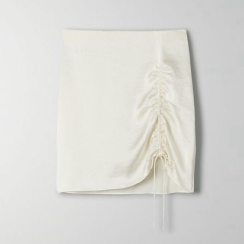 Size 6 | Aritzia Wilfred Allusion Skirt in white